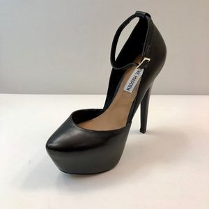 STEVE MADDEN black platform pumps